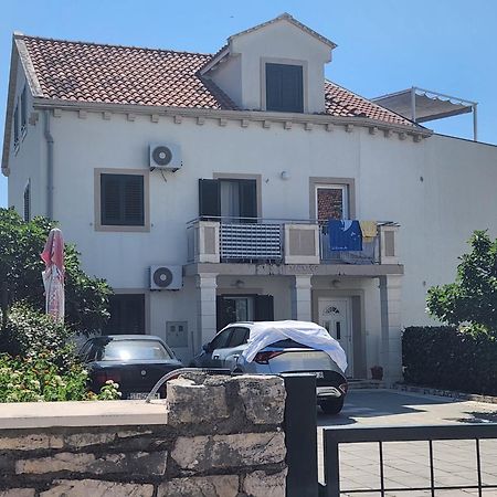 Apartmani Neva Supetar Exteriér fotografie