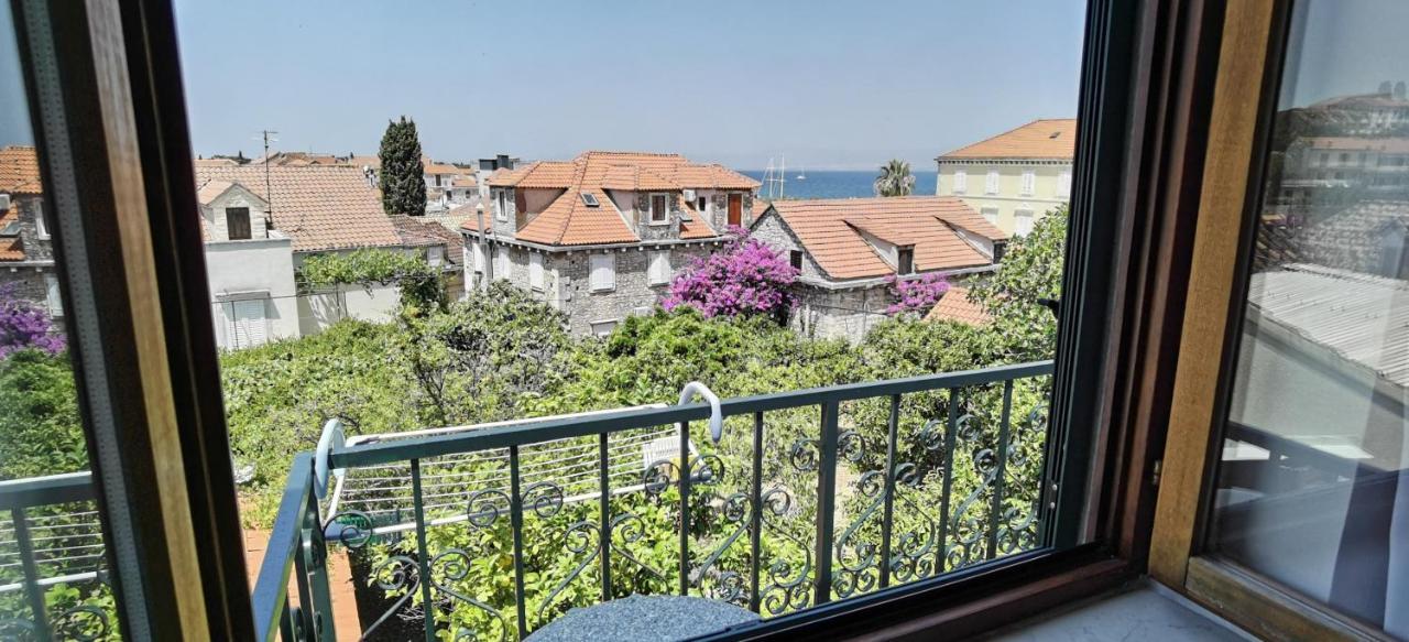 Apartmani Neva Supetar Exteriér fotografie