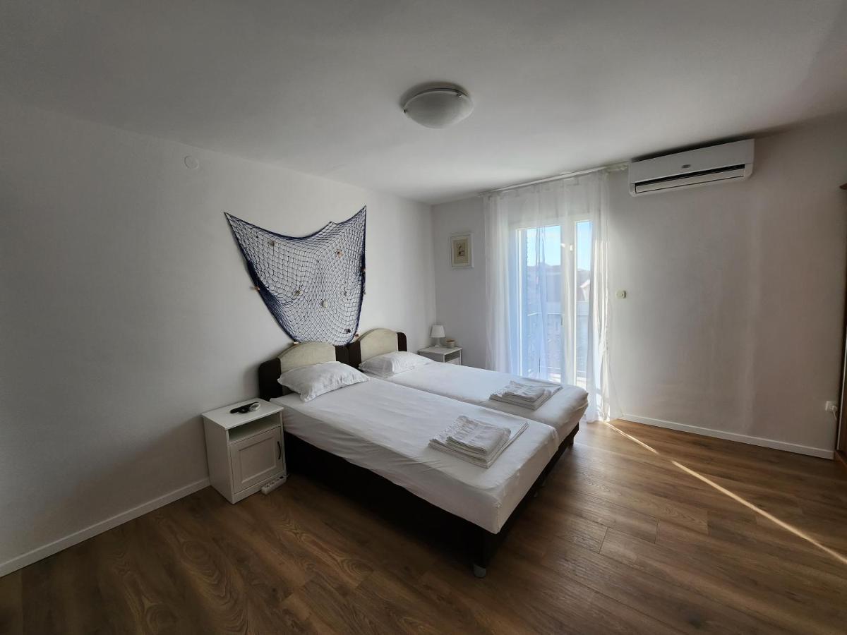Apartmani Neva Supetar Exteriér fotografie