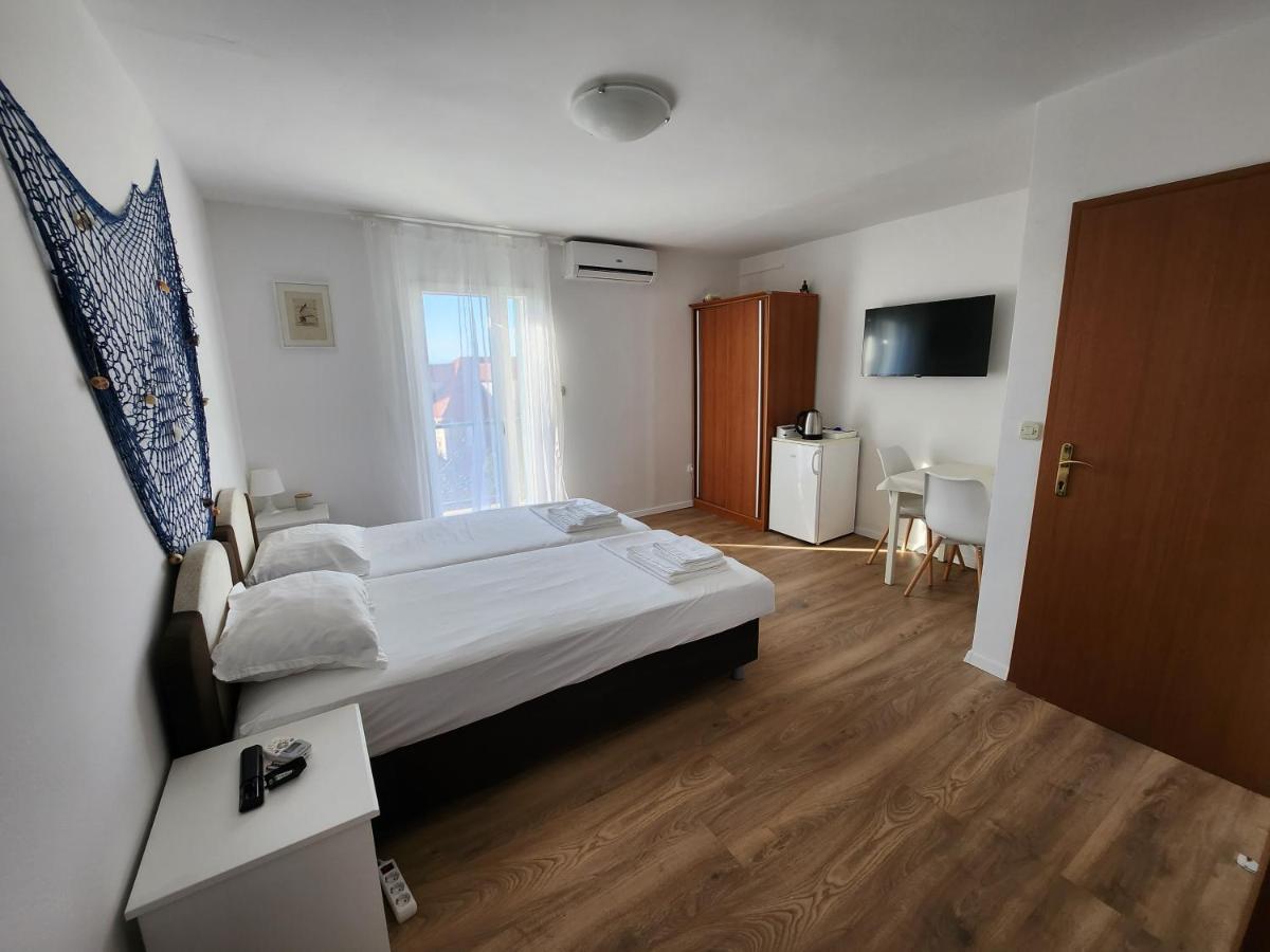 Apartmani Neva Supetar Exteriér fotografie
