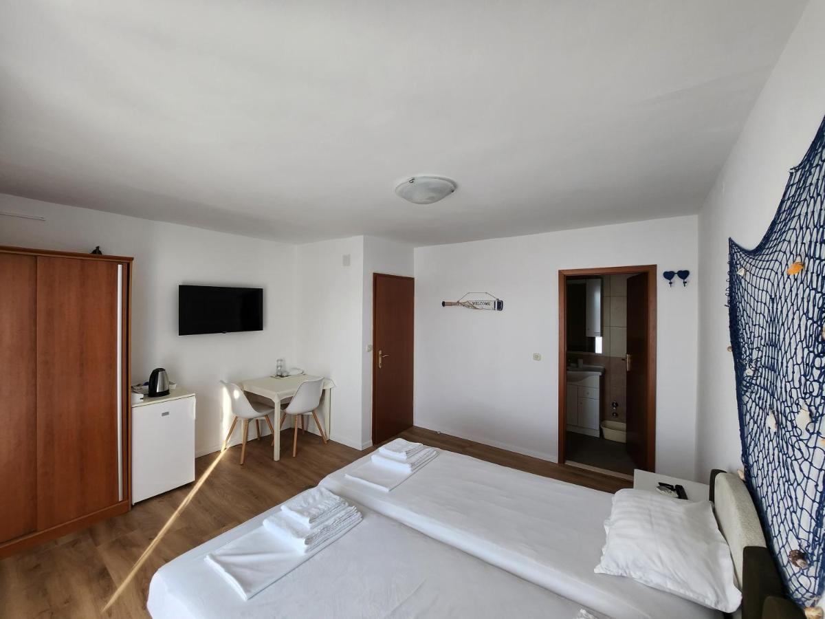 Apartmani Neva Supetar Exteriér fotografie