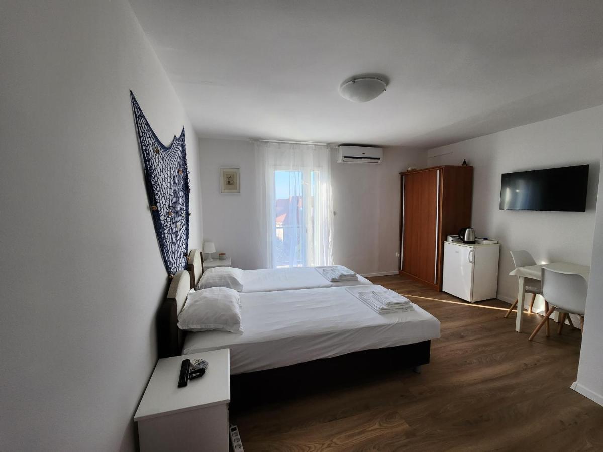 Apartmani Neva Supetar Exteriér fotografie