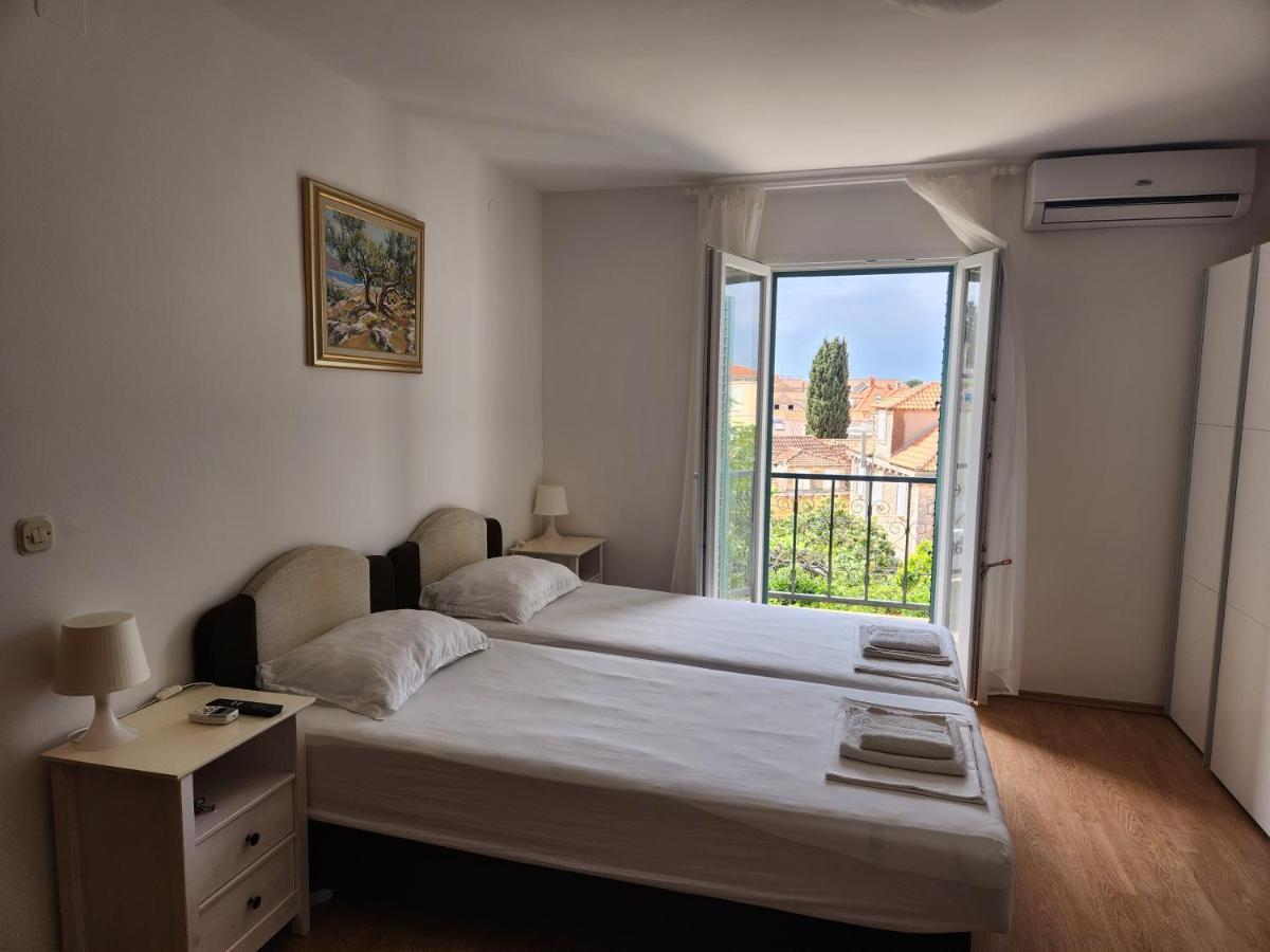 Apartmani Neva Supetar Exteriér fotografie