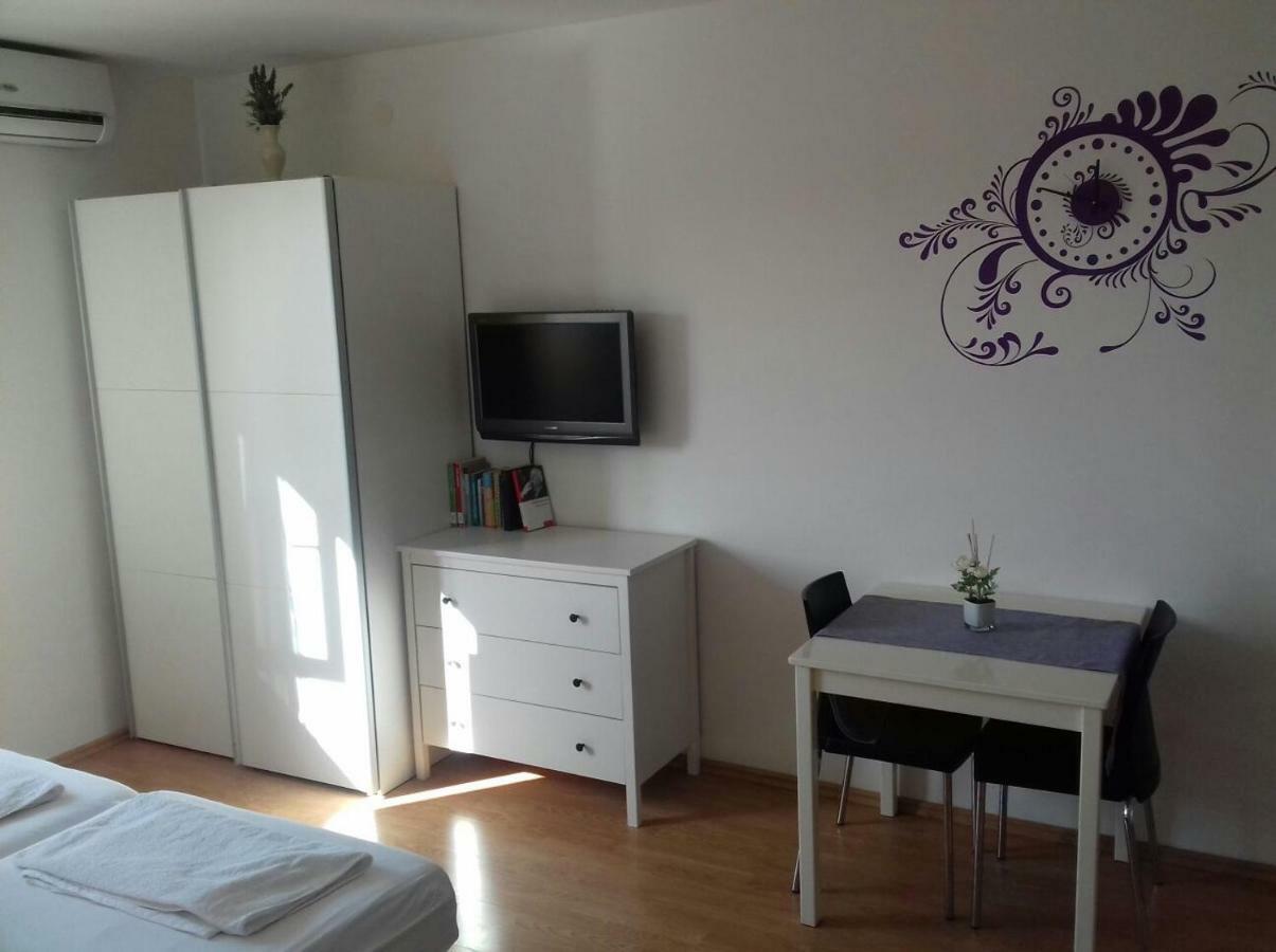 Apartmani Neva Supetar Exteriér fotografie